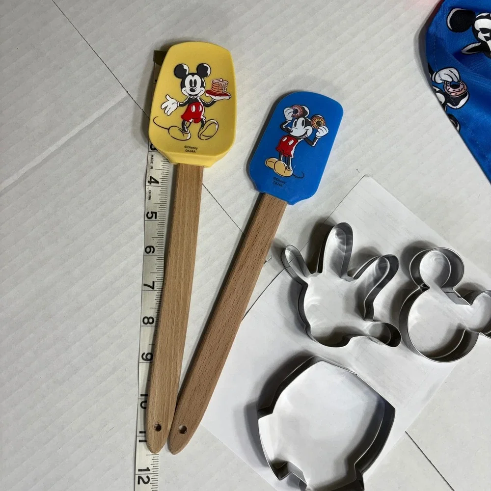 Disney Mickey Mouse Kids 7pc Baking Set Apron Bowl Spatulas Cookie Cutters Sz6/7